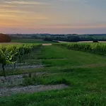 Du Domaine Equestre B & G Διαμέρισμα *